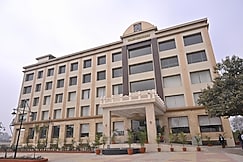 THE VELVISTA HOTEL & RESORT, Karnal