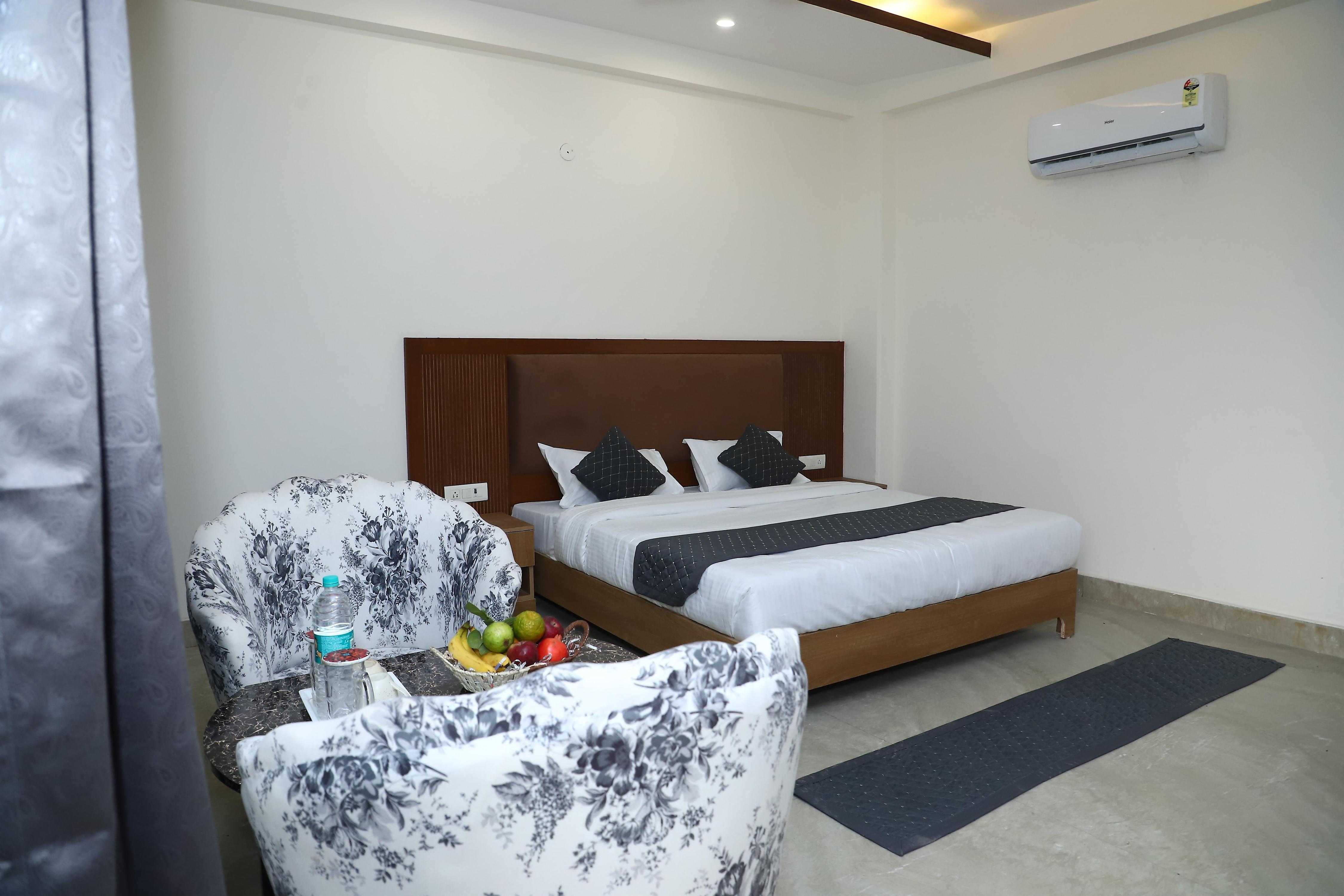 Lyf Corporate Suite Sector 19 Noida - Tap to explore photos