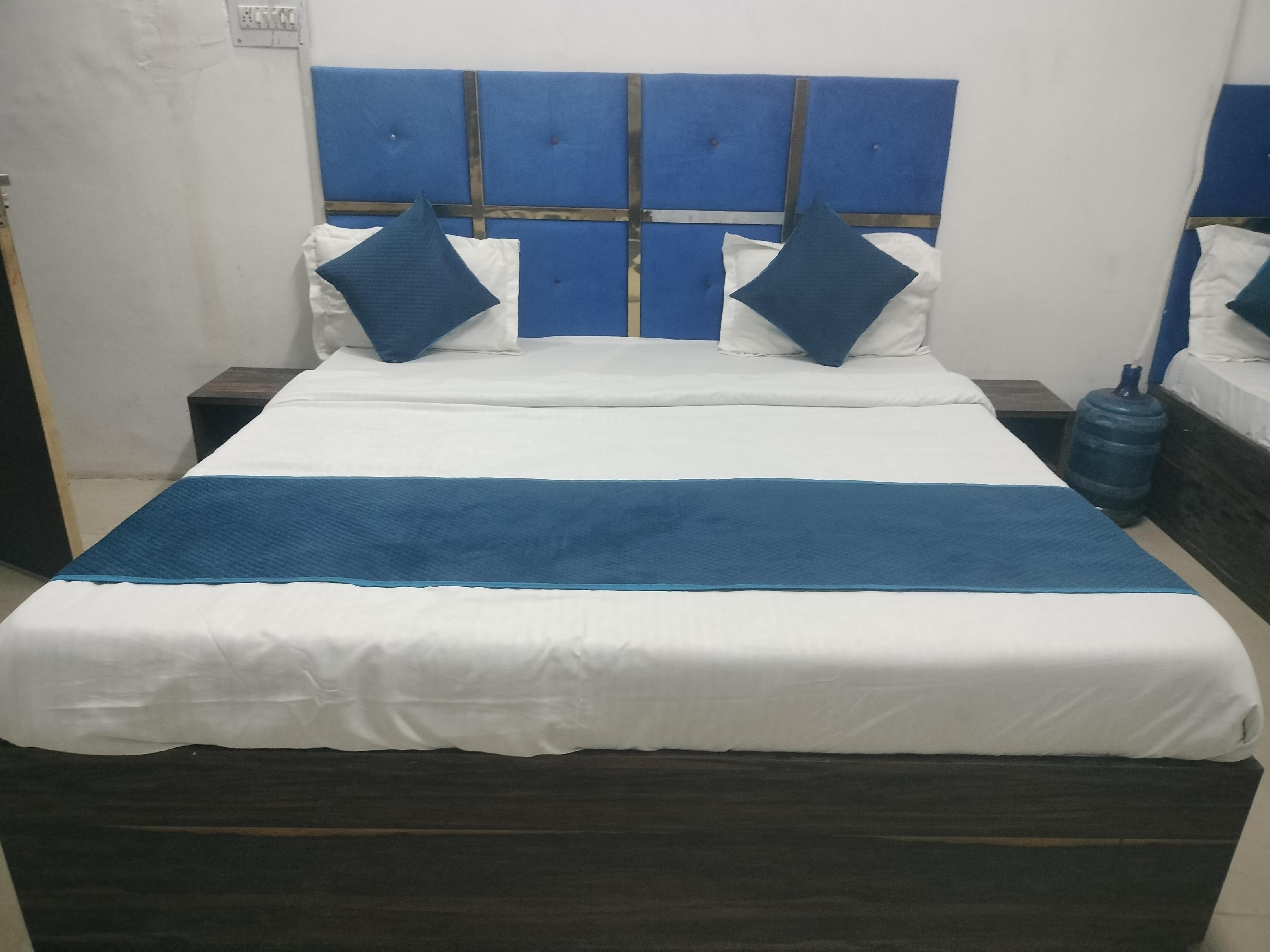 VRINDAVAN HAVELI GUEST HOUSE - Tap to explore photos