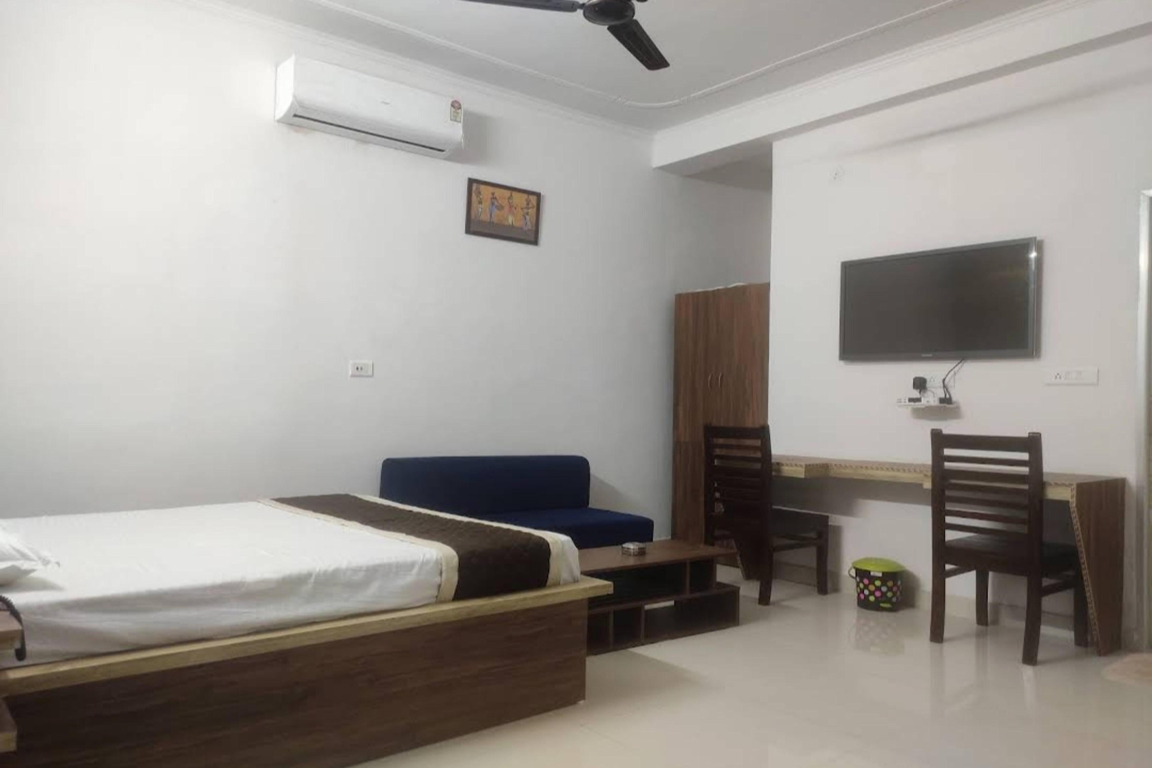 GANESHAM GUEST HOUSE - Tap to explore photos
