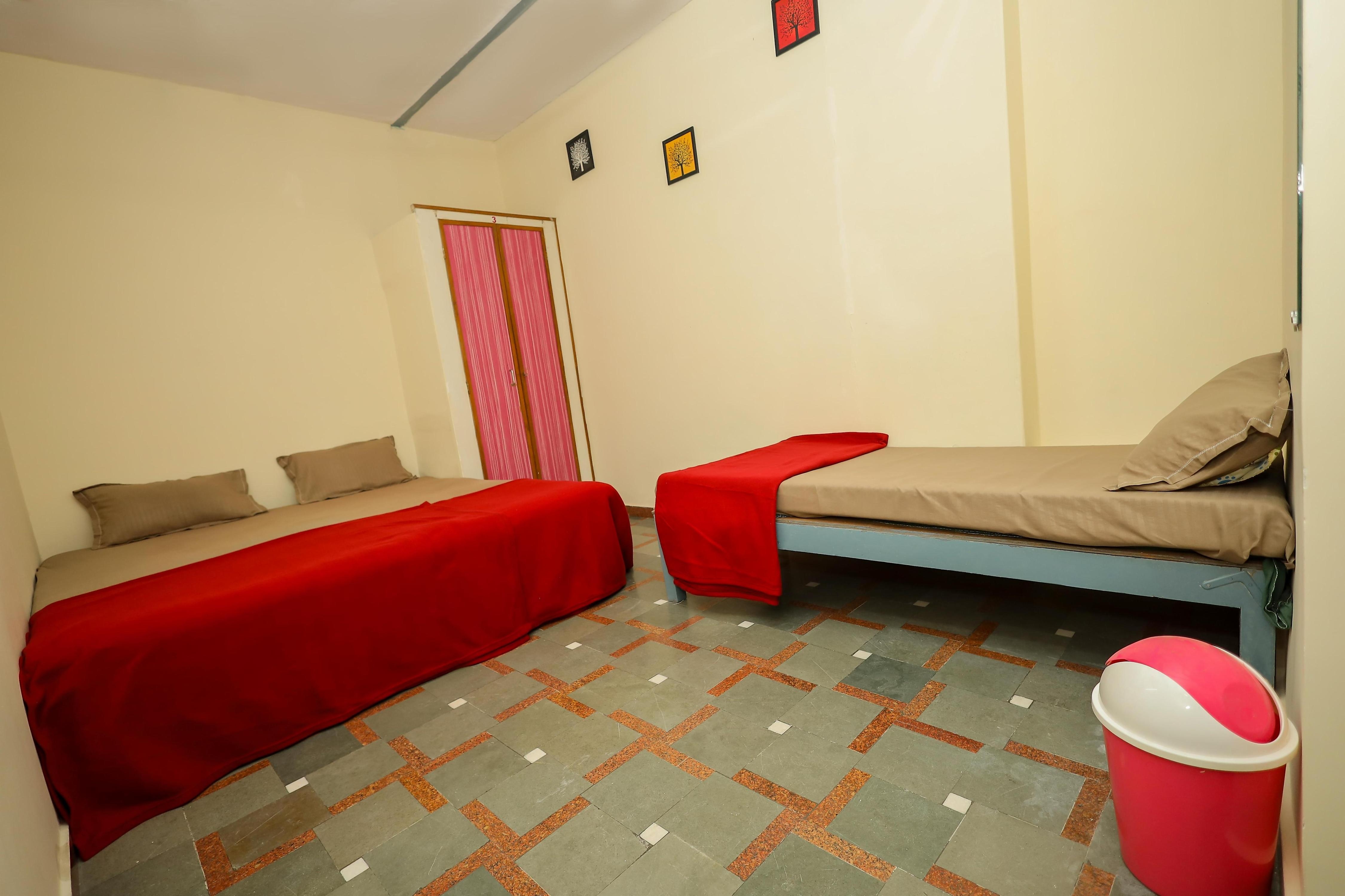 Hotel Somnaath Inn - Tap to explore photos