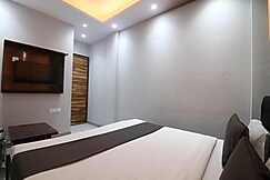 Hotel Twamev residency Rajouri Garden couple friendly, Delhi