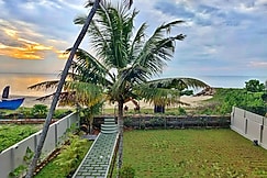 Shore Stories - by the Beach, Alleppey