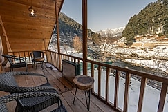 Riverfront Villa Entire 3BHK Cottage, Pahalgam