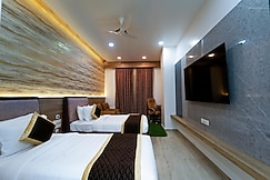 Hotel Y Palace, Ongole