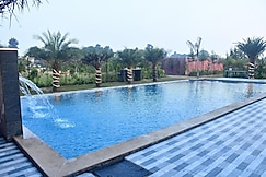 Aroma Green Farmhouse with Pool, Manesar