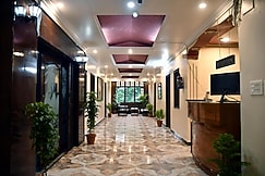 Hotel RIZ Varanasi, Varanasi