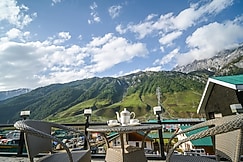 Hotel Roof Top, Sonmarg