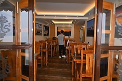 HOTEL GOLDEN POTALA, Jalpaiguri