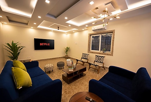 3 bhk Apt, cosy, lake, gariahat, AMRI