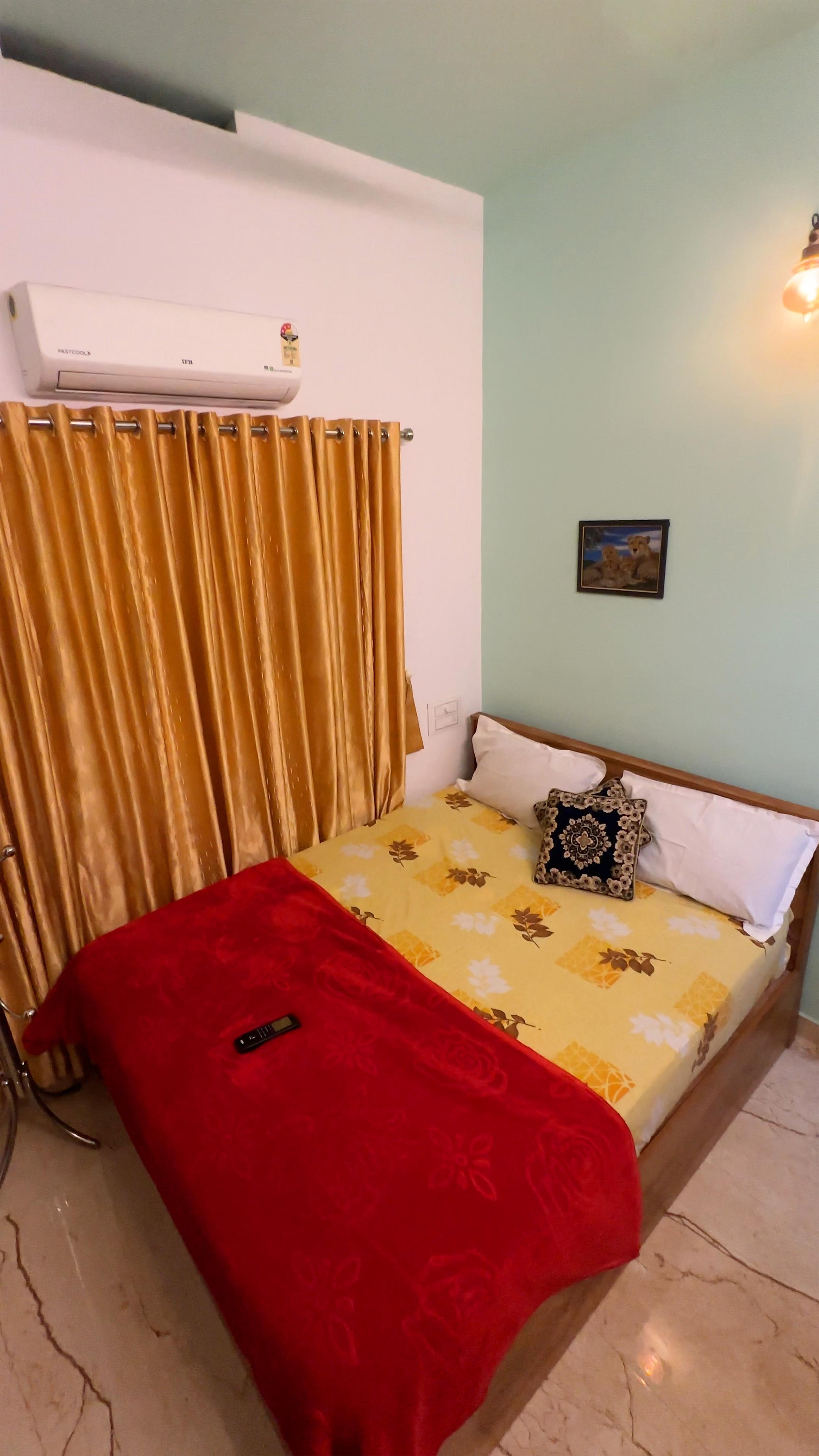 Clive Tens Suites and Rooms - Tap to explore photos
