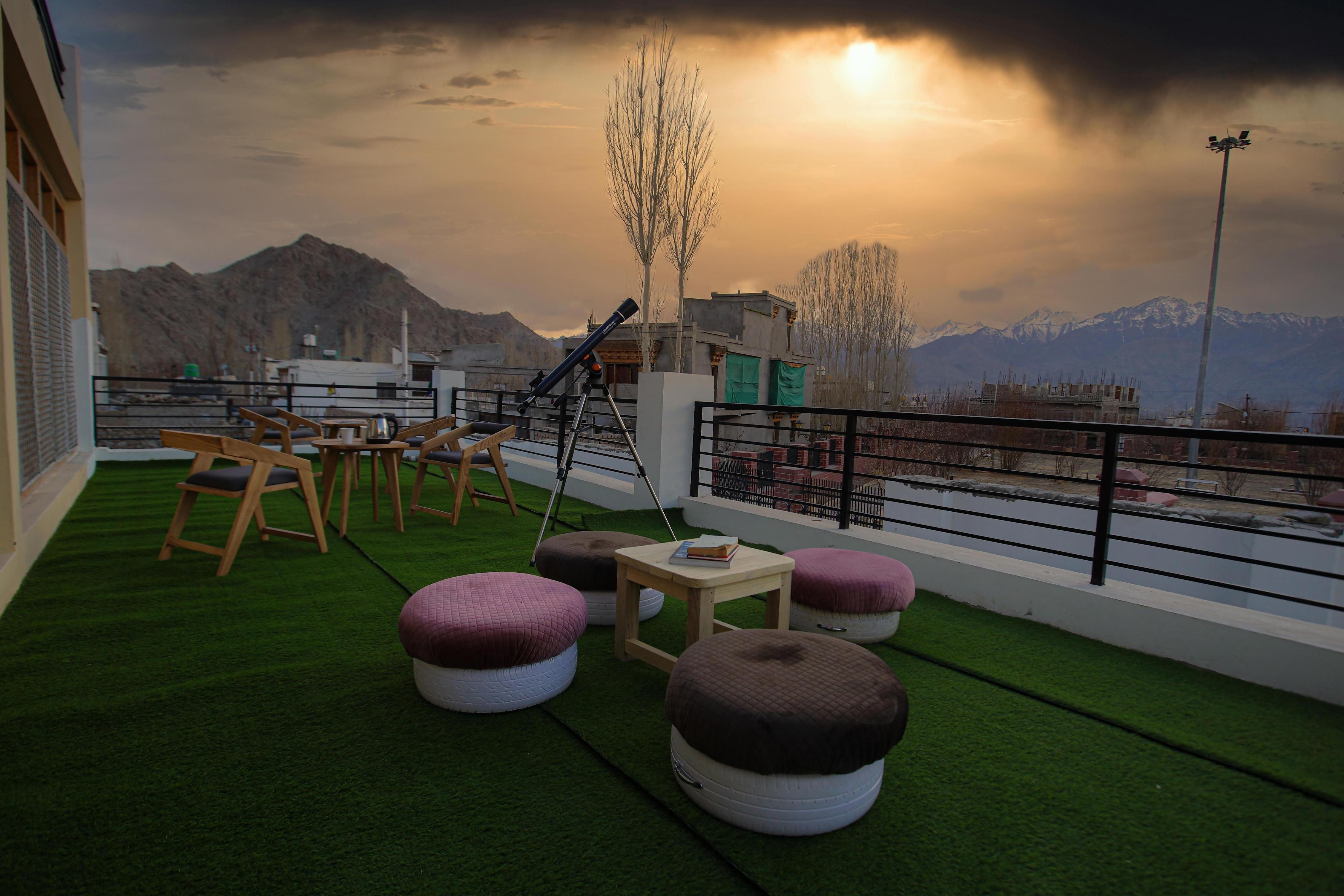 Bunk Central Hostel | Rooms and Wifi - Tap to explore photos
