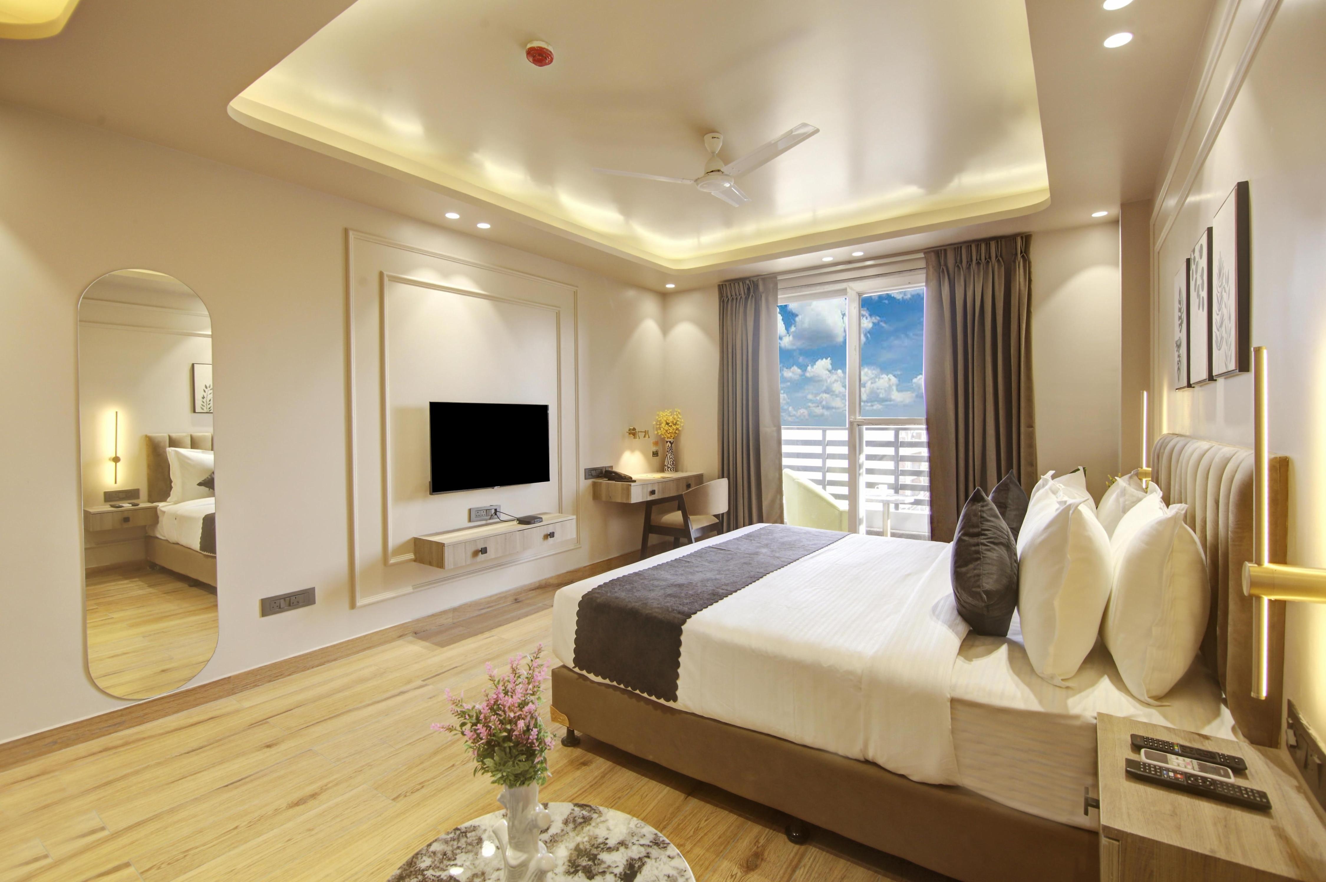 Saltstayz Premier - Near Golf Course Road & Sector 57 - Tap to explore photos