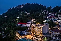 Perfectstayz Luxe Mall Road, Vikasnagar