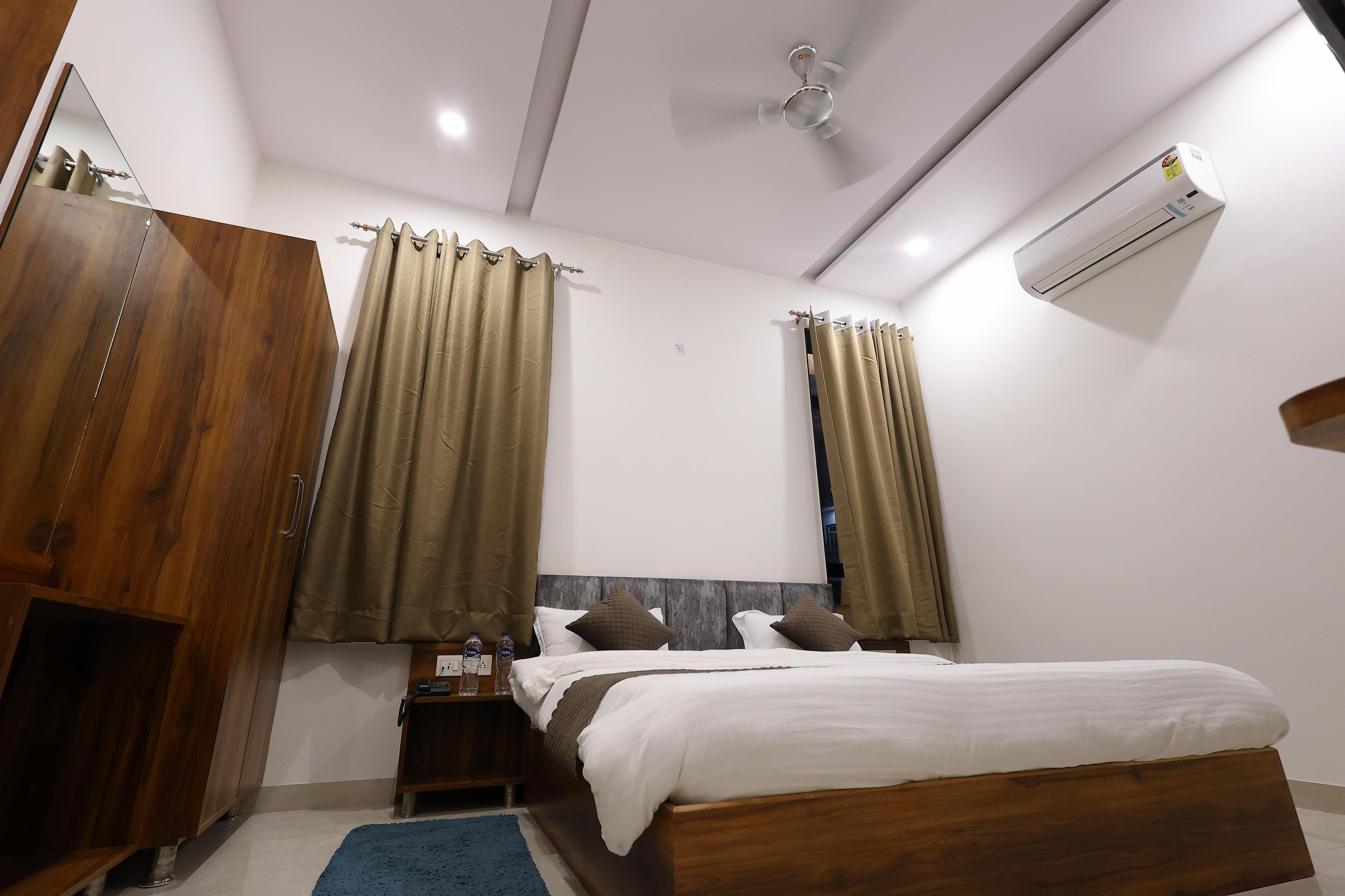 Hotel Shyam Raj - Tap to explore photos