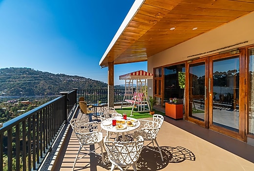 Scenic Villa near Kasauli | Luxe 3BHK Villa with WiFi, Cook, TV