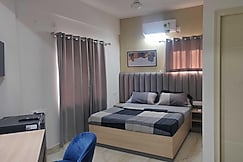 Collection O Local Square Karle Town, Devanhalli