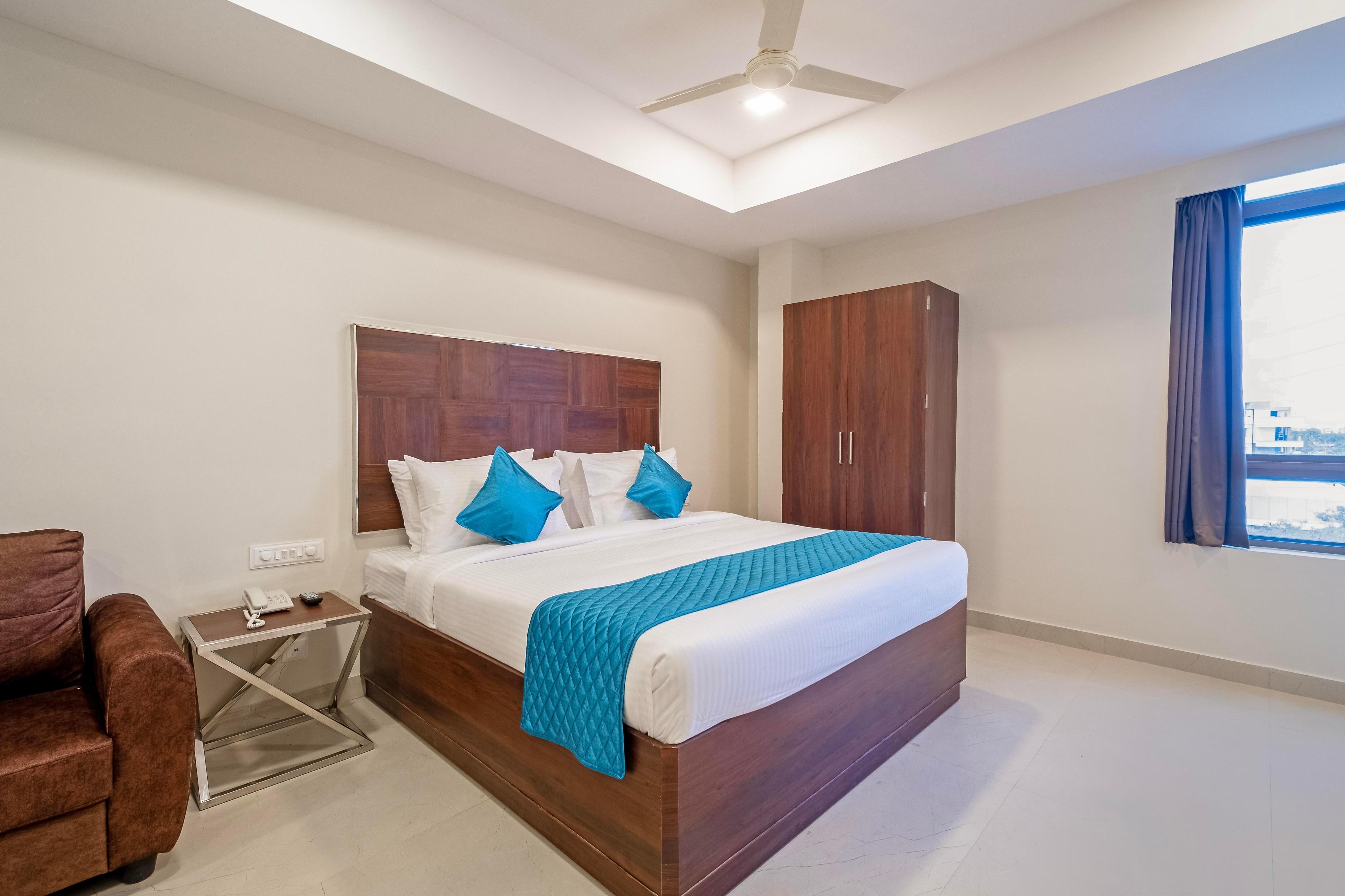 Monday Hotels- Swarnas The Capital - Tap to explore photos