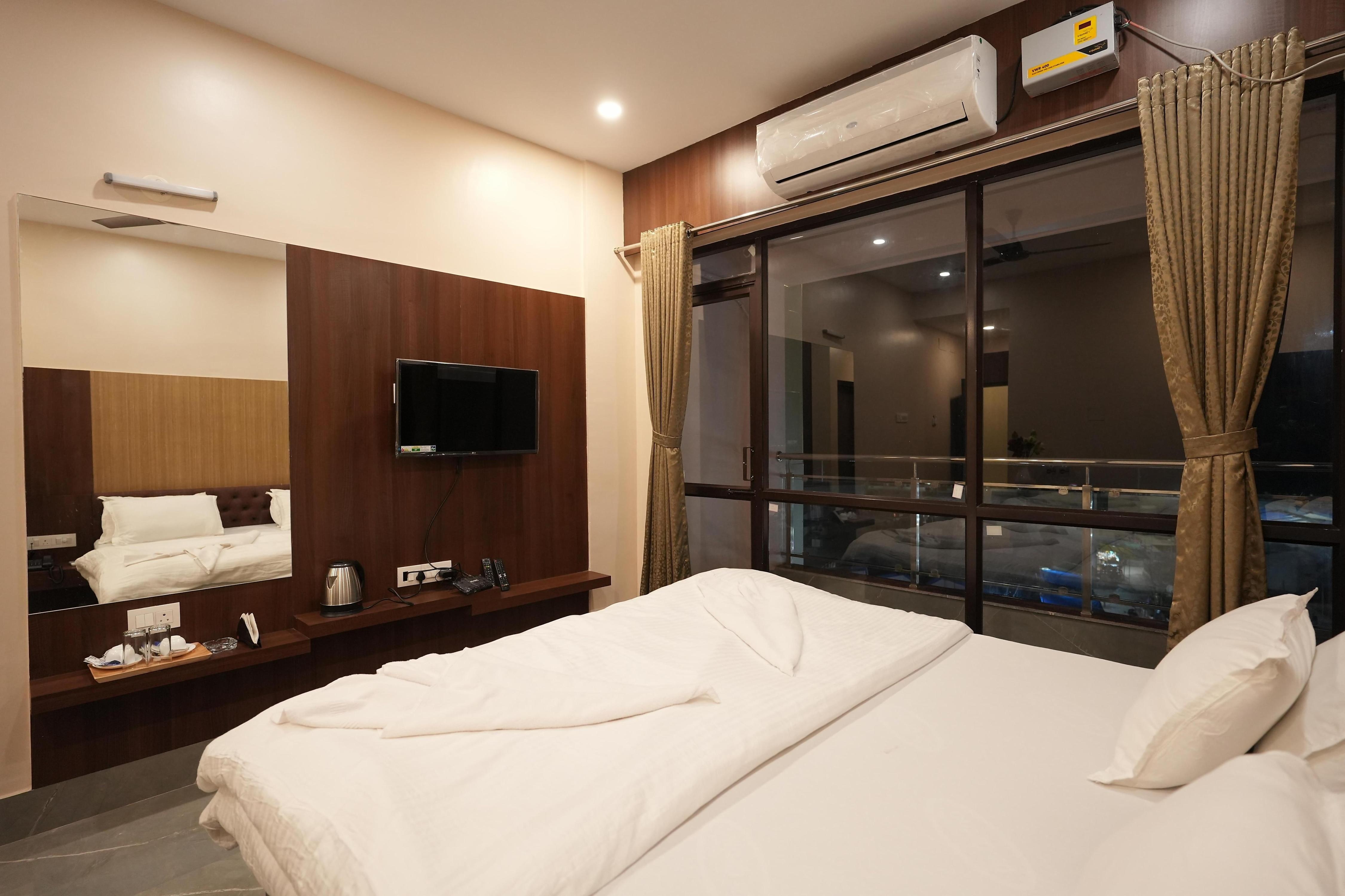 Hotel New Sagar Priya - Tap to explore photos