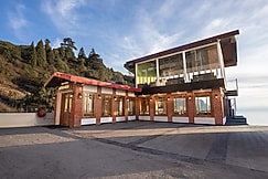 The Mokshada Suites | Premium Boutique Stay with Swimming Pool, Mussoorie