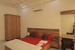 HOTEL THE DAAWAT & BANQUET, Mainpuri