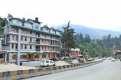 The Avenue River Side Hotel - Near Volvo Bus Stand, Manali