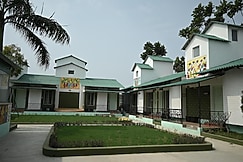 Parijat Resort, शांतिनिकेतन