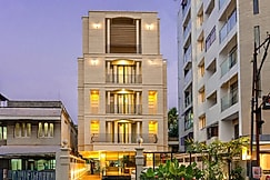 Saravana Grand Suites  A Unit of Saravana Bhavan Veg Tables Kochi, Cochin