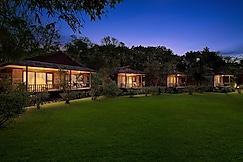 Tigerland Safari A Lemon Tree Resort, Chitwan, Nepal, Sauraha