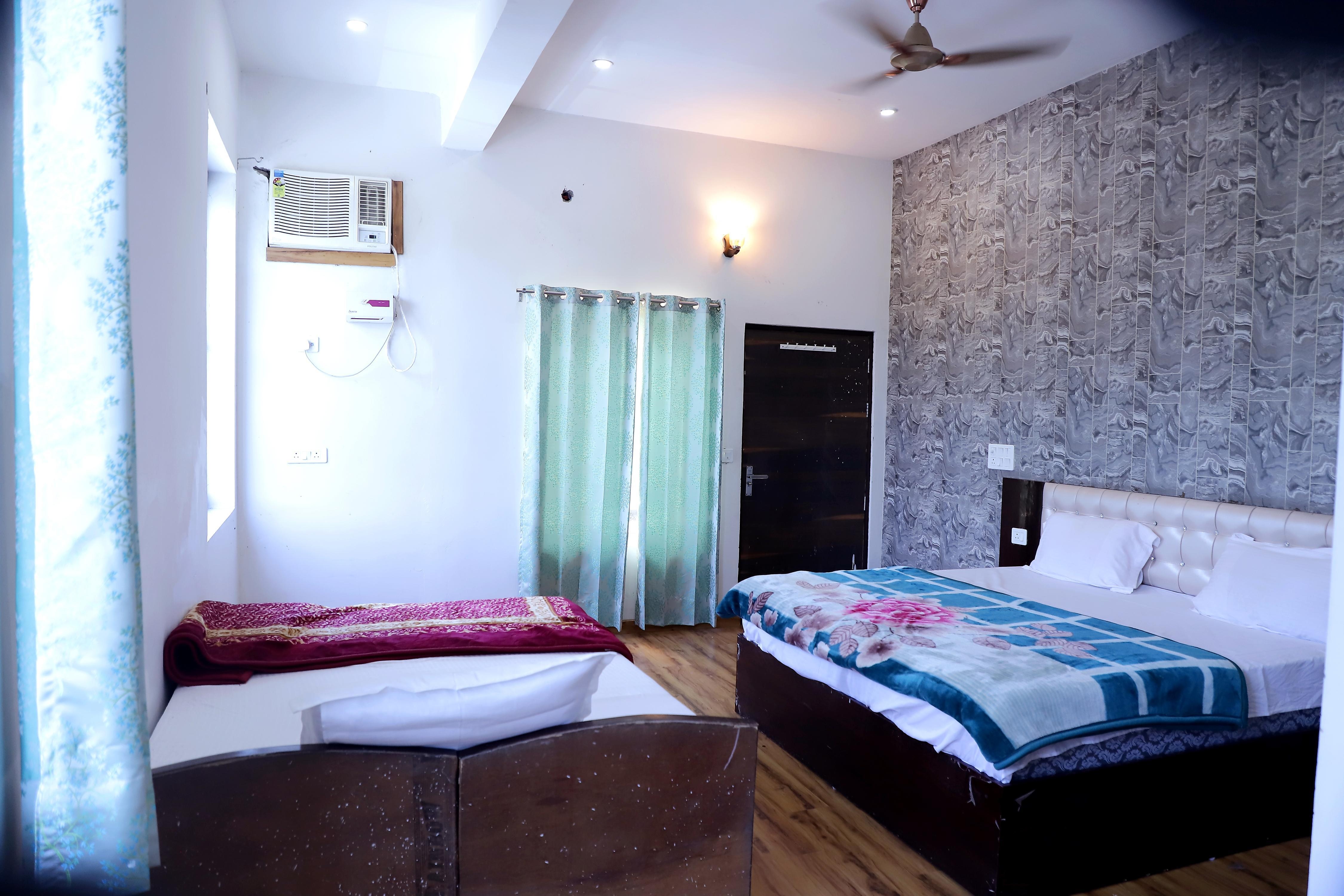 Hotel Murli Wala Gopala - Tap to explore photos