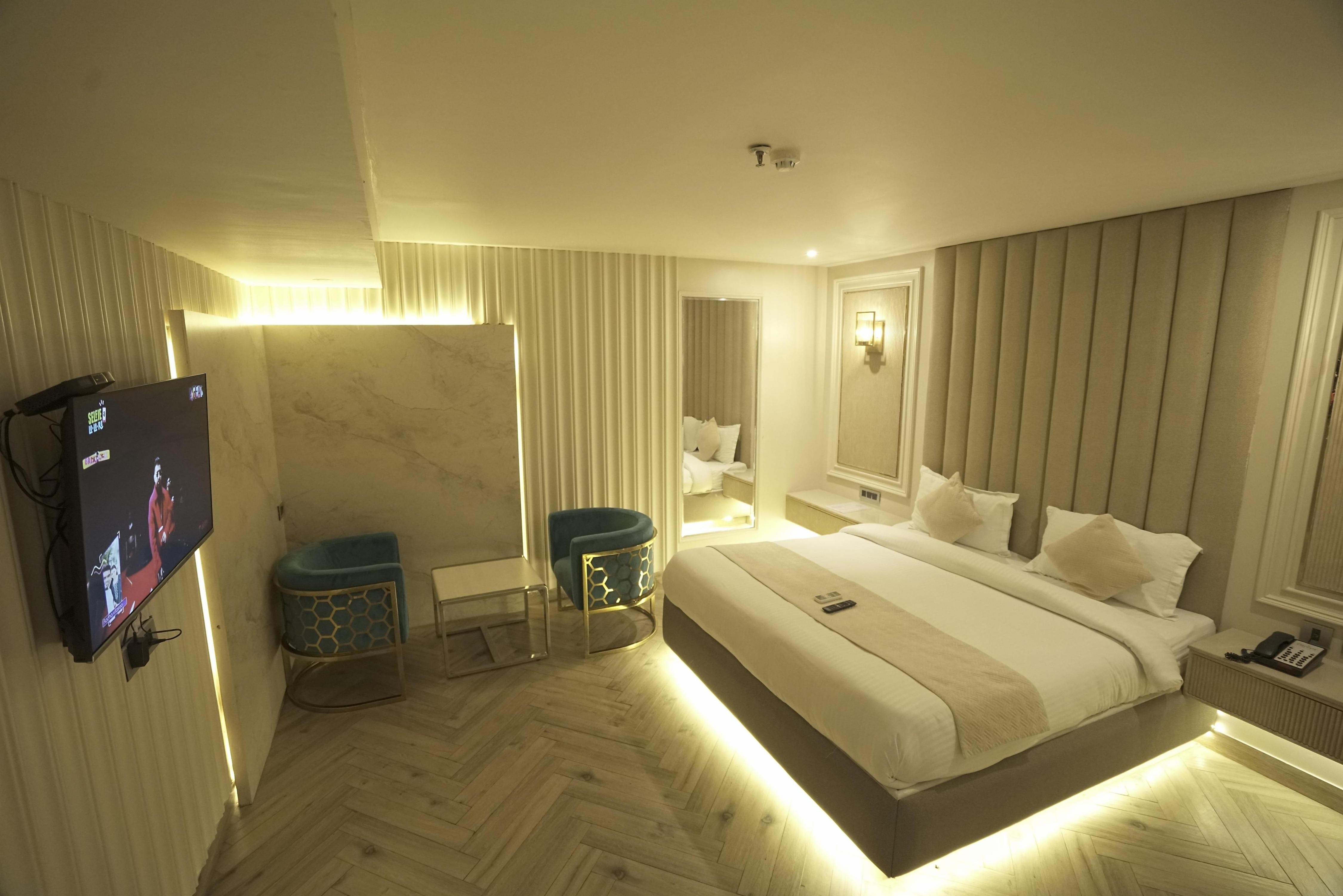 Oliver suites - Tap to explore photos