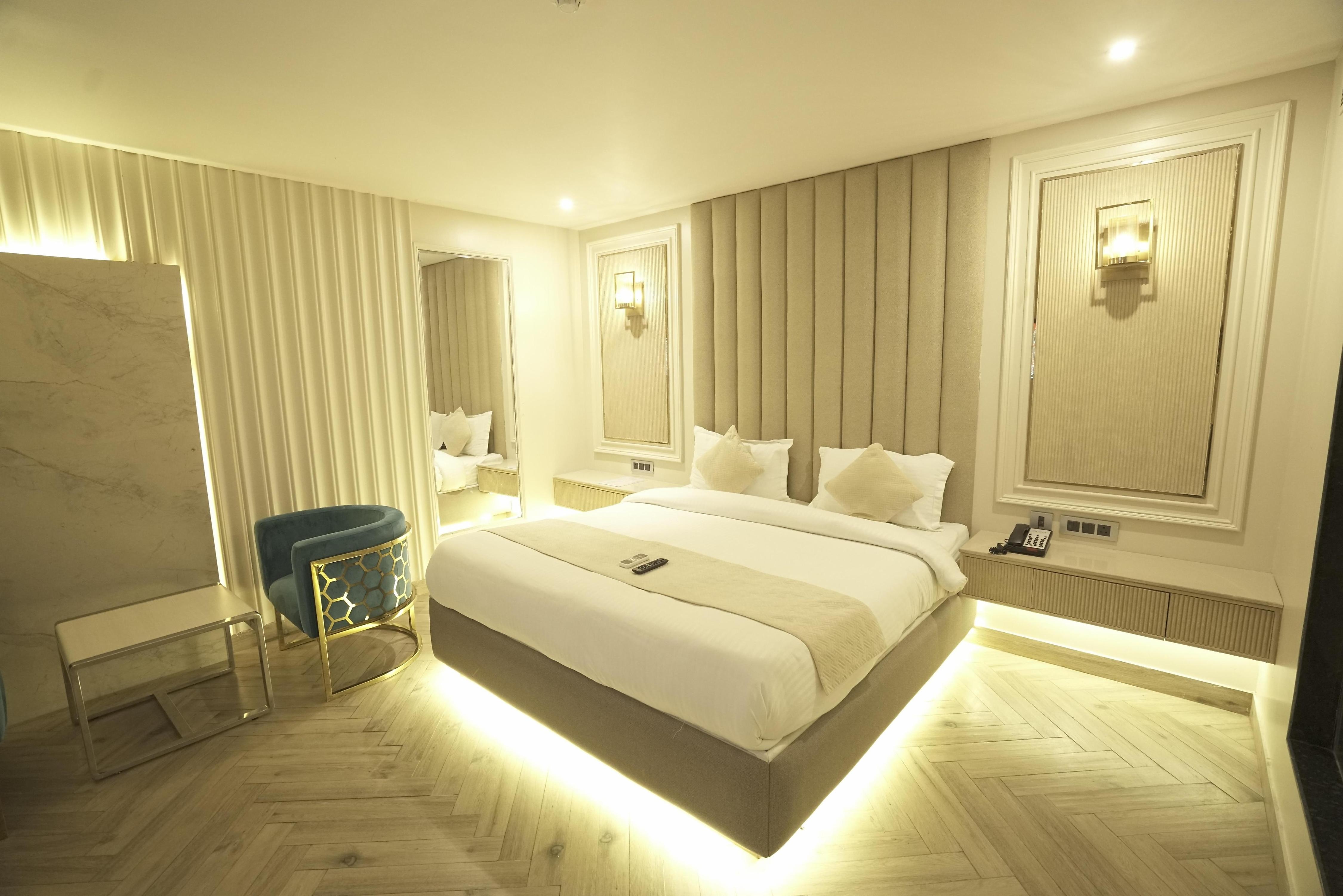 Oliver suites - Tap to explore photos