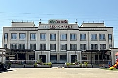 Hotel Red Carpet, Thane