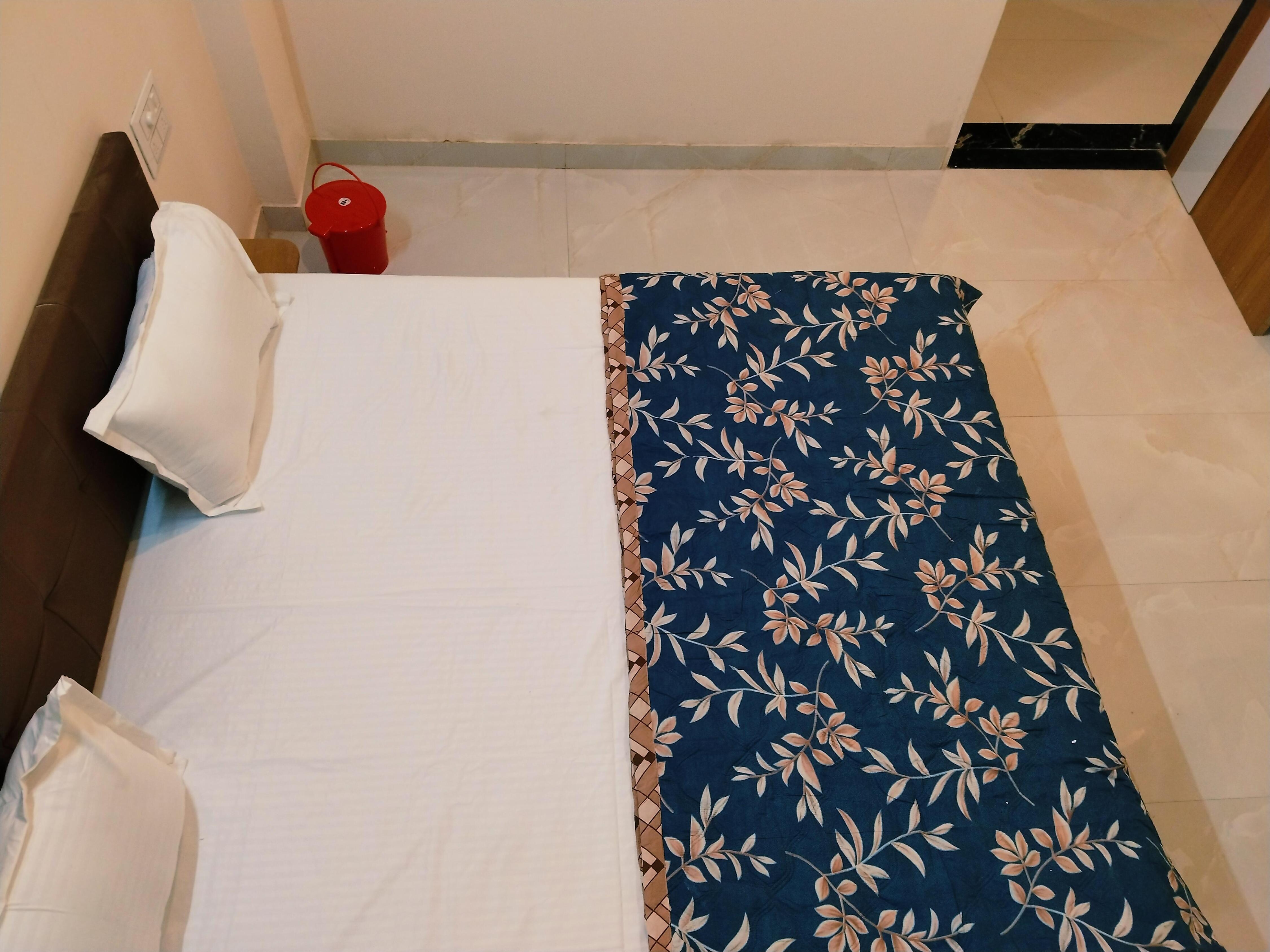 Hotel Gokul Palace - Tap to explore photos