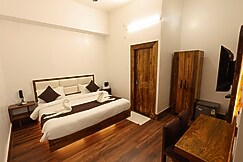 Hotel Trisolaris, Varanasi