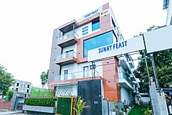 Treebo Sunny Feast, Greater Noida