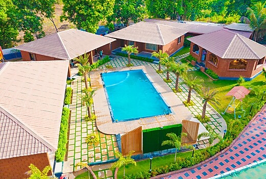 S R Resort