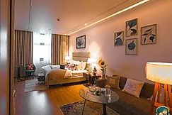 Rustic Luxurious Suite, Gurgaon