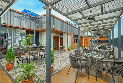 FIORA INN