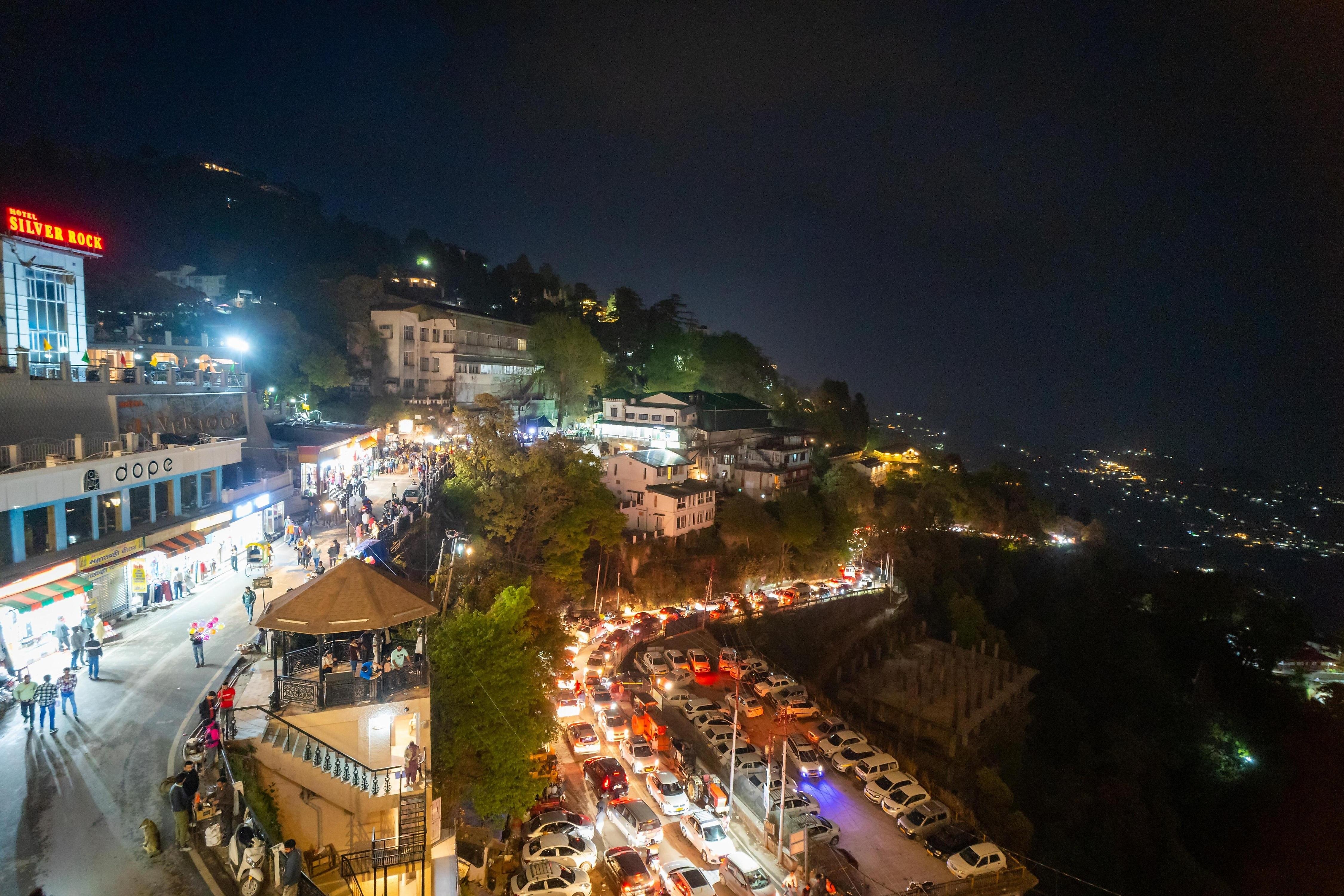 Hotel Paramount Mussoorie - Tap to explore photos
