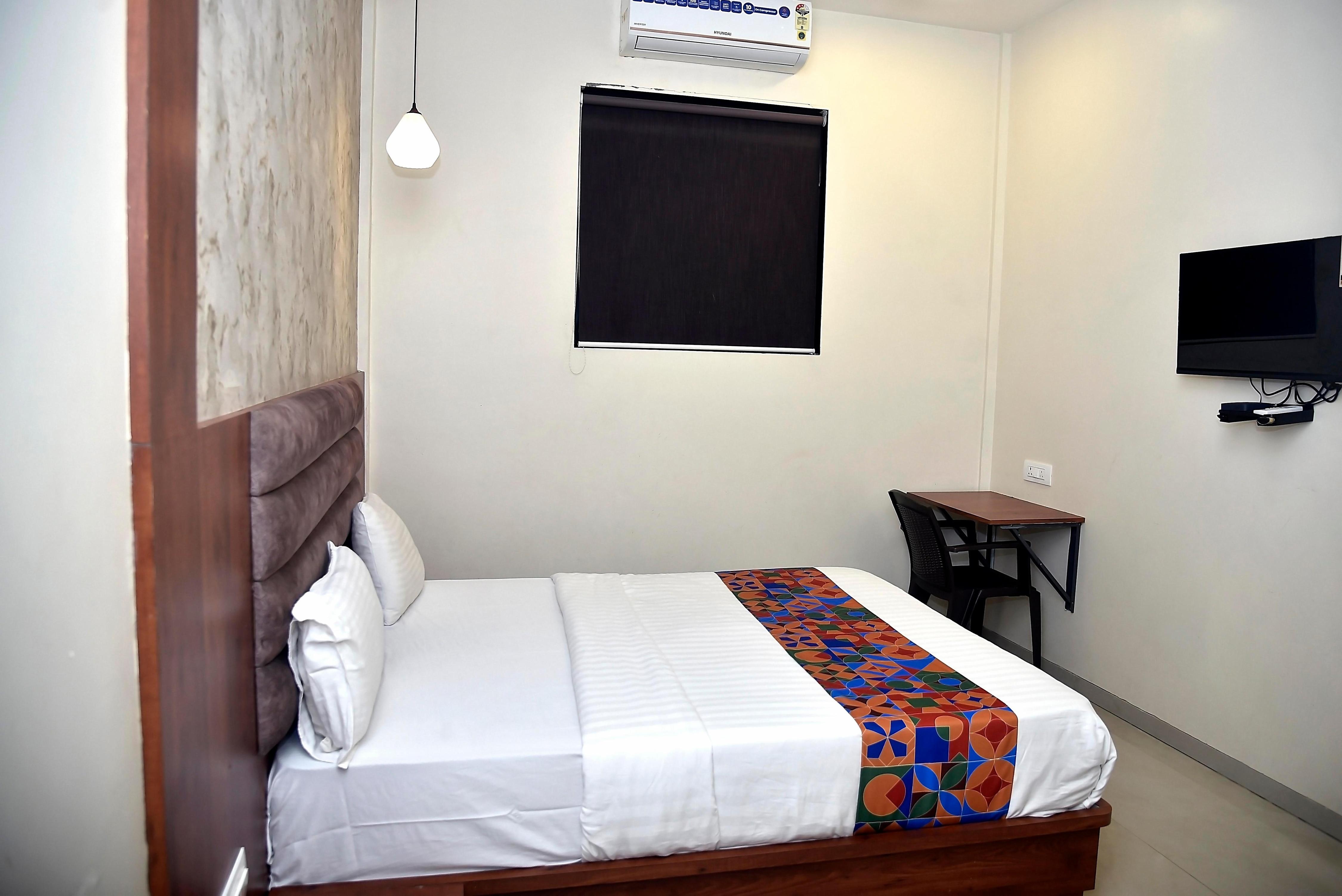 Deluxe Room 1