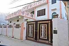 Suprabhat Home Stay, Ayodhya