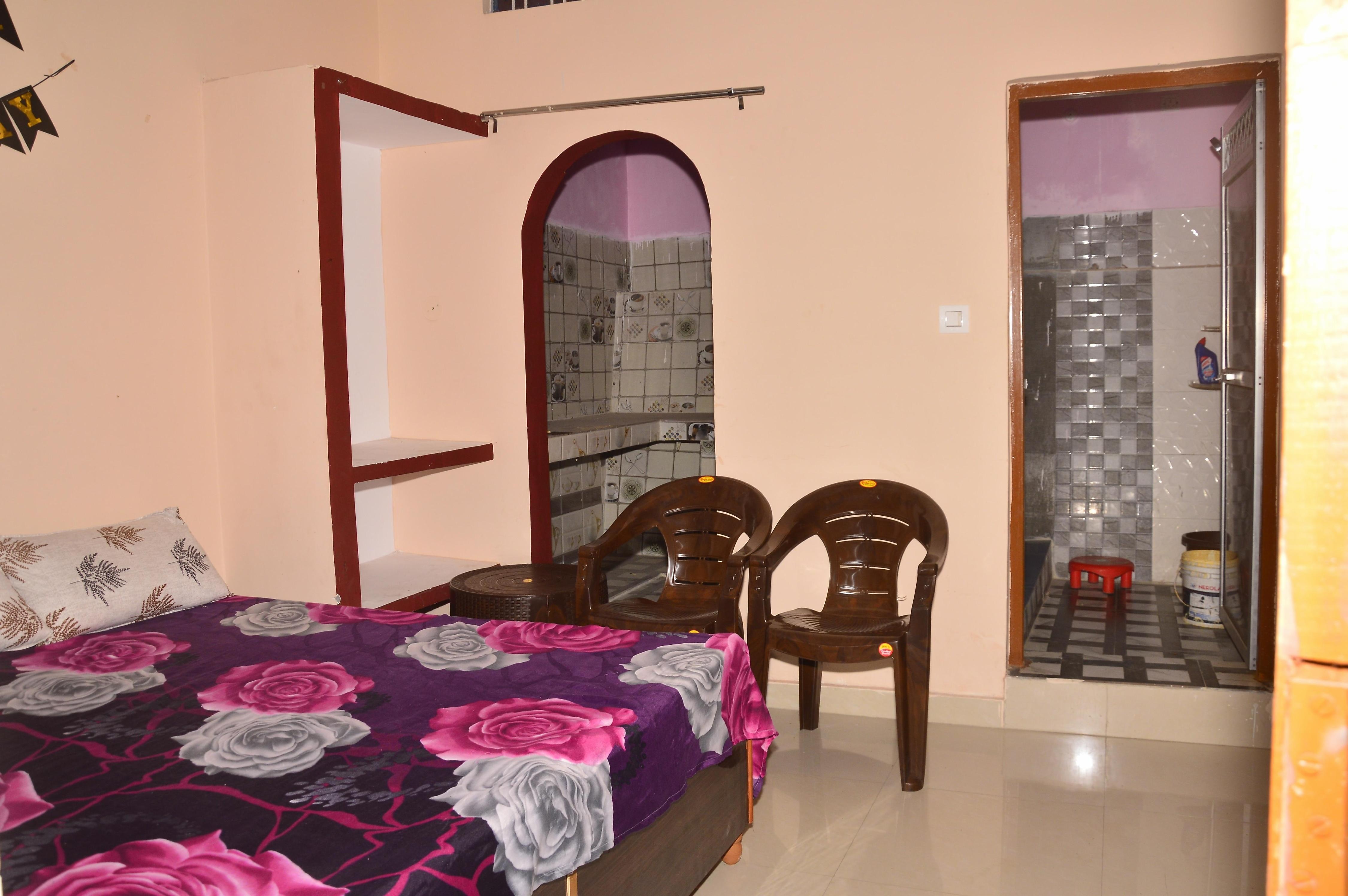 Gayatri Home Stay - Tap to explore photos