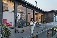 SaffronStays Mountains and Martini, Devaprayag