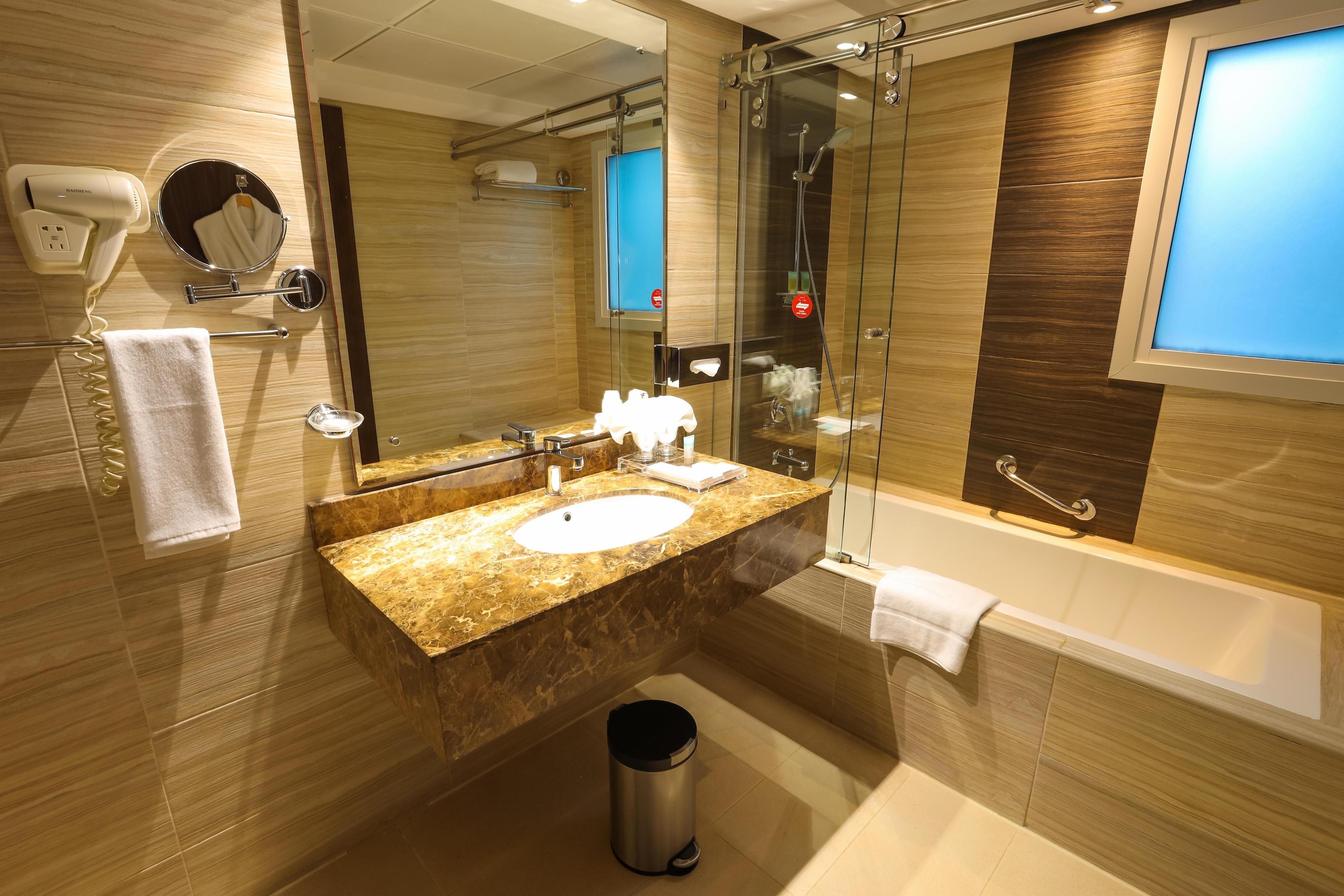 Al Khoory Urban Hotel - Tap to explore photos