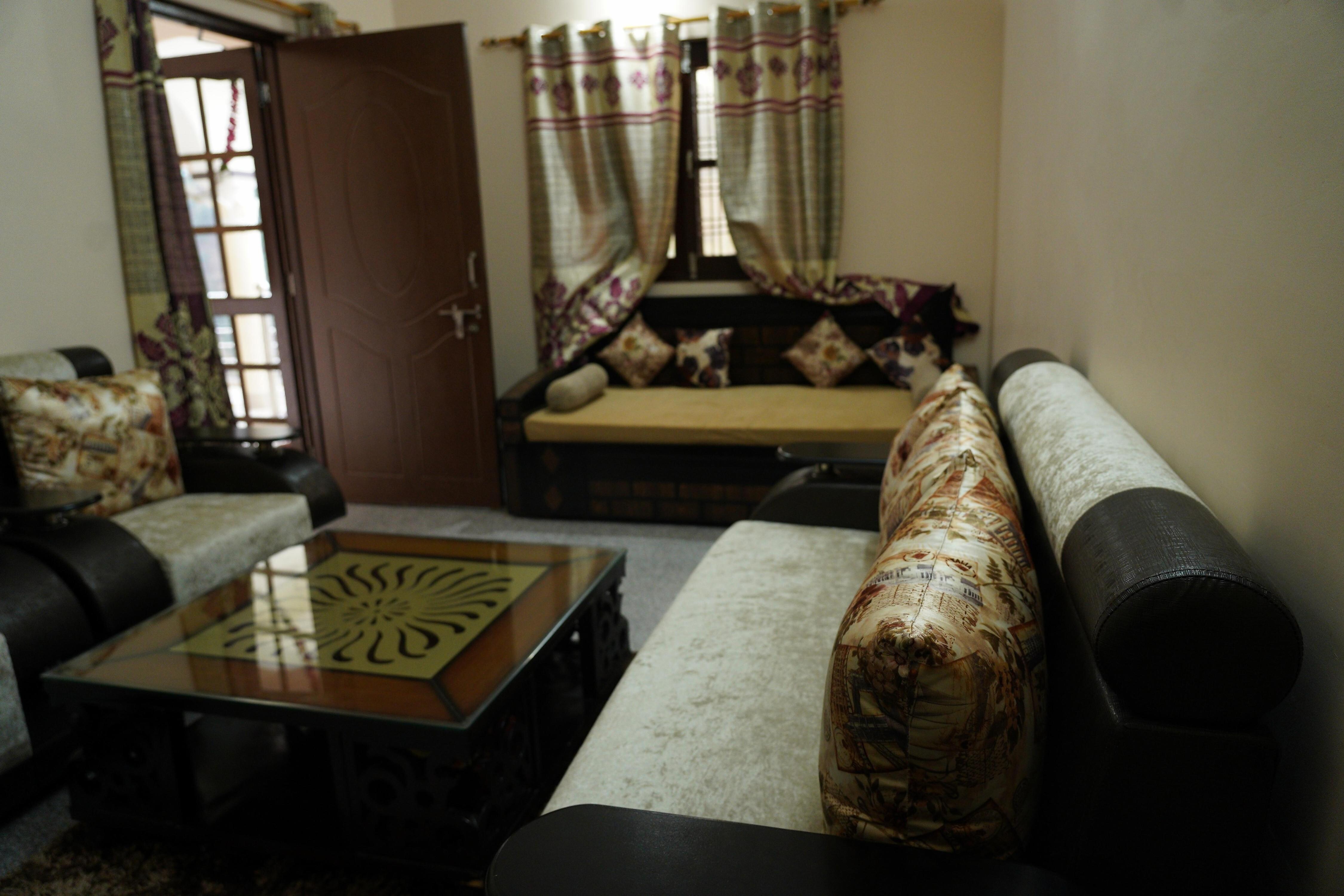 Akash Home Stay - Tap to explore photos