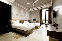 Hotel StatusInn, Sangli