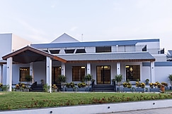 The Augusta Club & Resort, Surat
