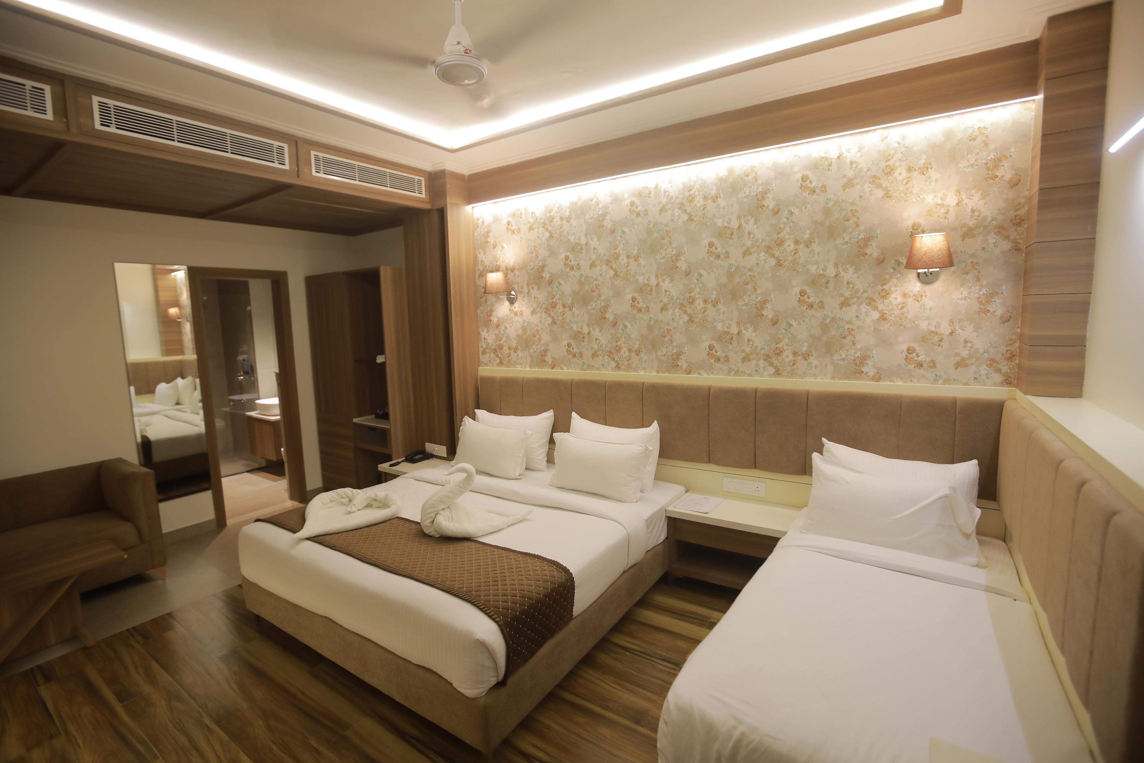 SHREE SHIVAY NAMASTUBHYAM HOTEL - Tap to explore photos