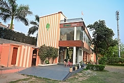 Hotel Green Park Varanasi, Varanasi